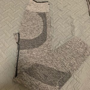 Pink seamless leggings